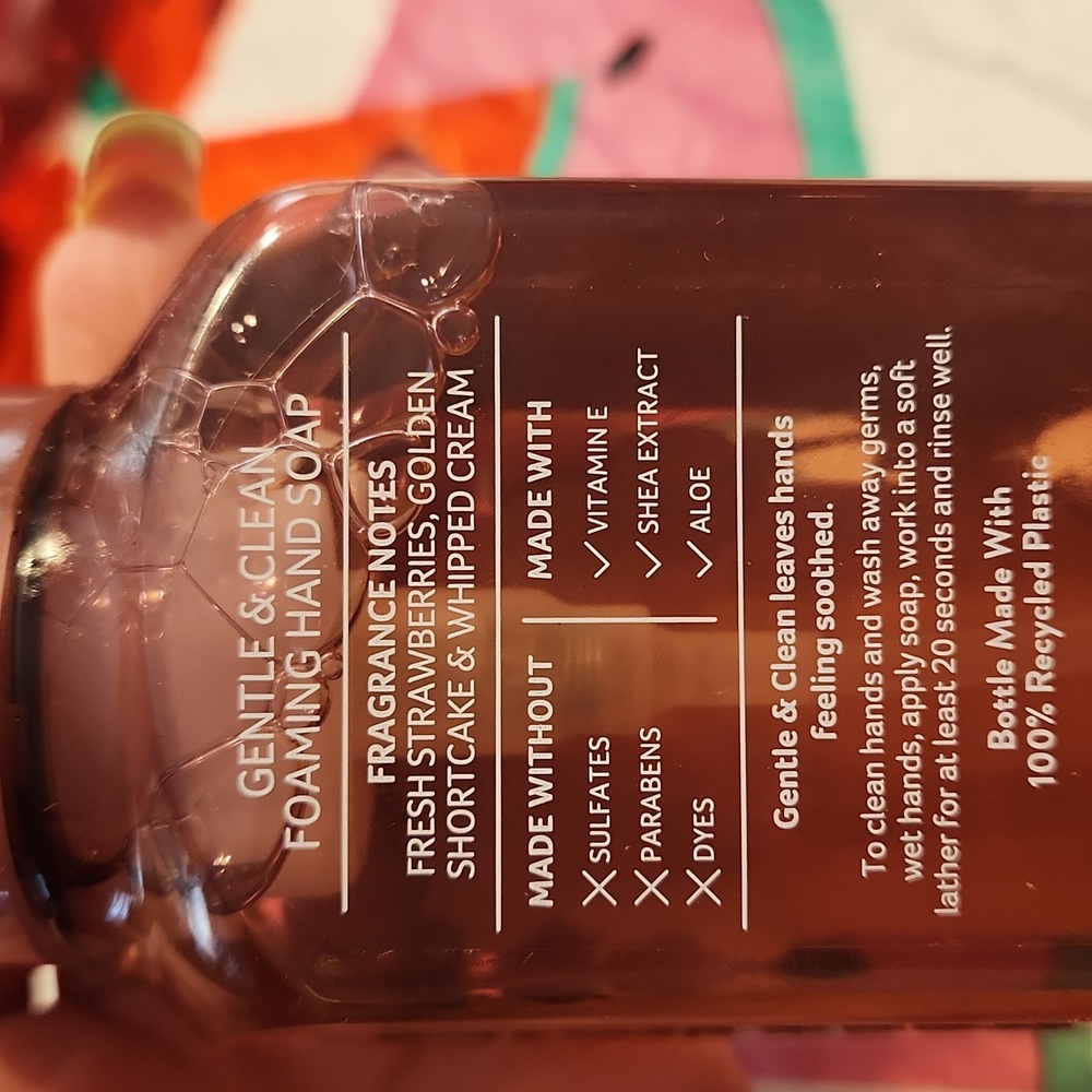 NWT Bath & Body Works Strawberry Pound Cake - Picture 3 of 3